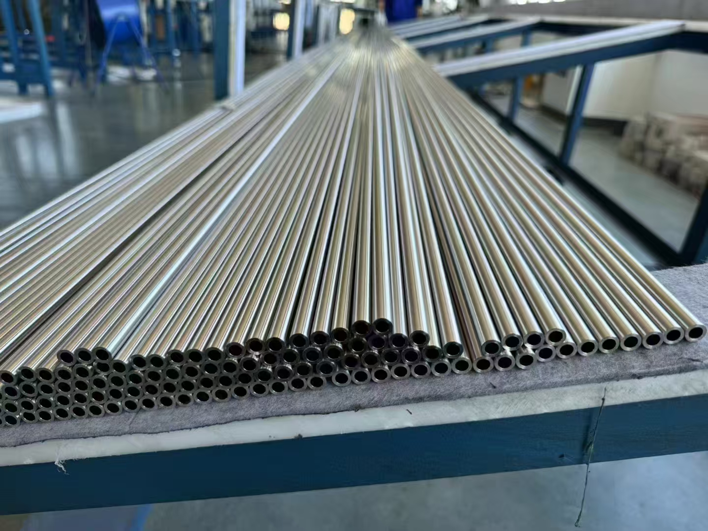 Hastelloy C22 Alloy C22 UNS N06022 welded and seamless tubes for oxidizing chloride media chemical processing and heat exchanger applications
