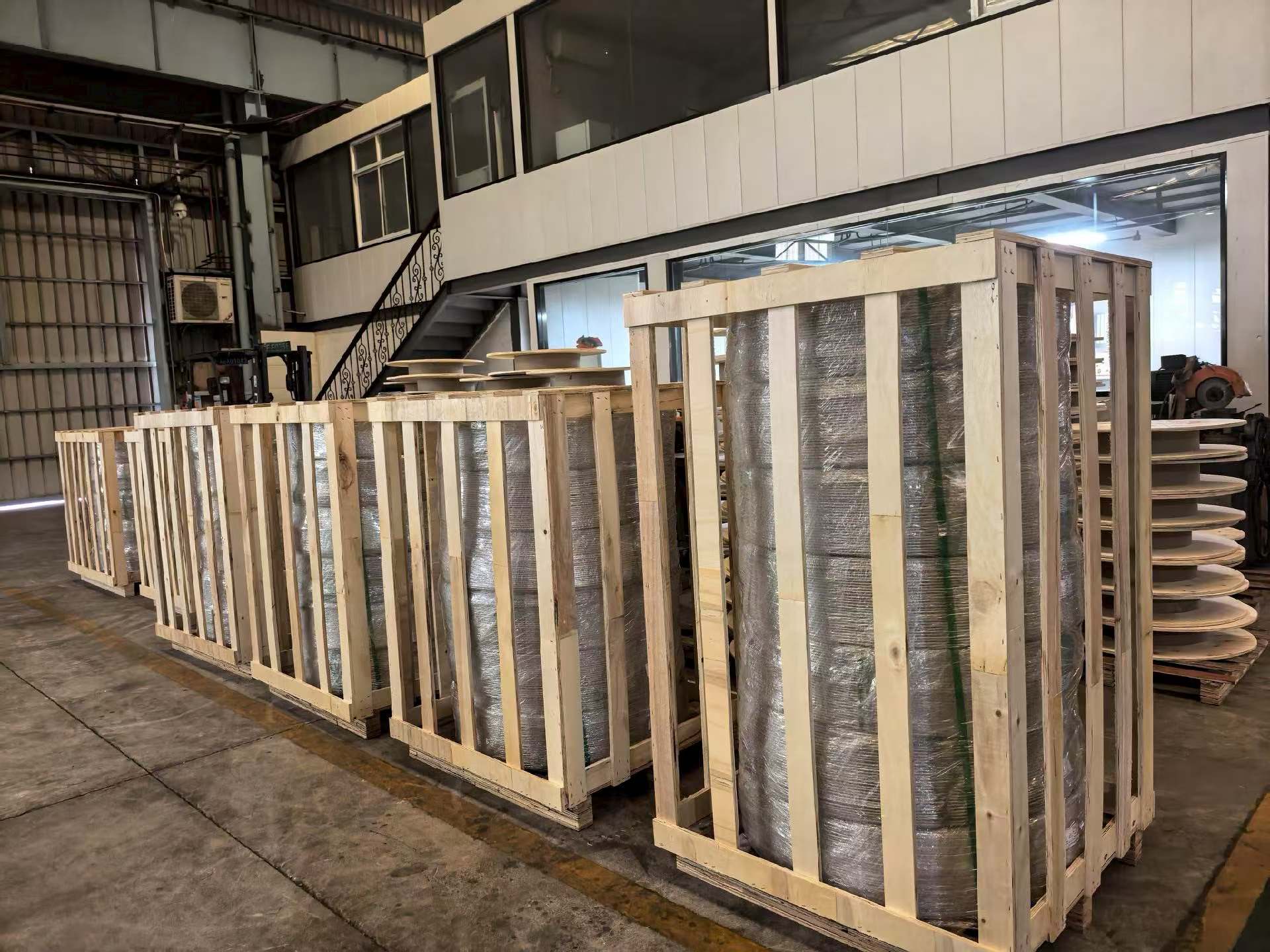 Stainless steel coiled tubing supplied in coil for industrial tube fabrication and assembly