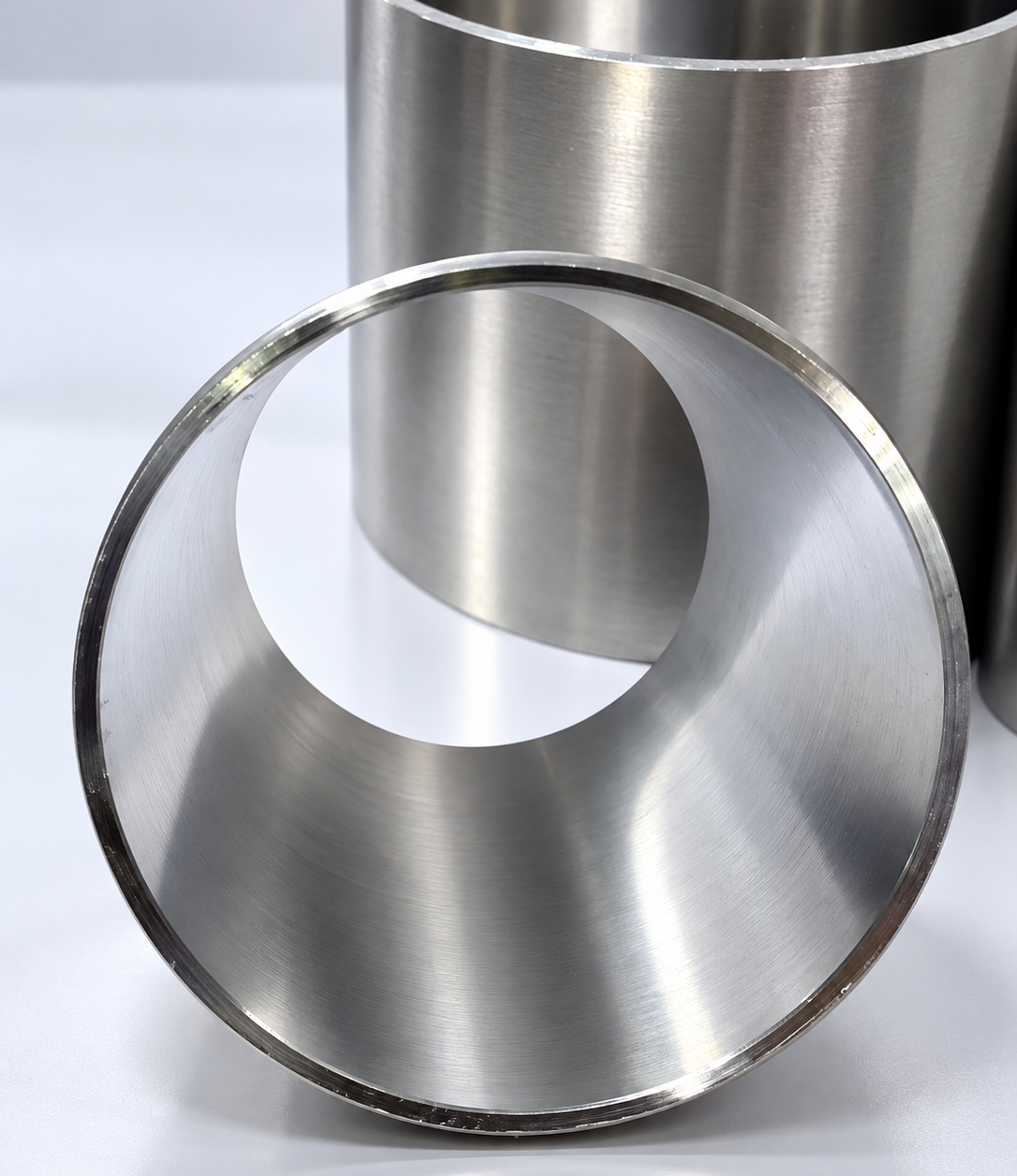 Stainless steel tube wall and internal diameter for CDU liquid cooling piping